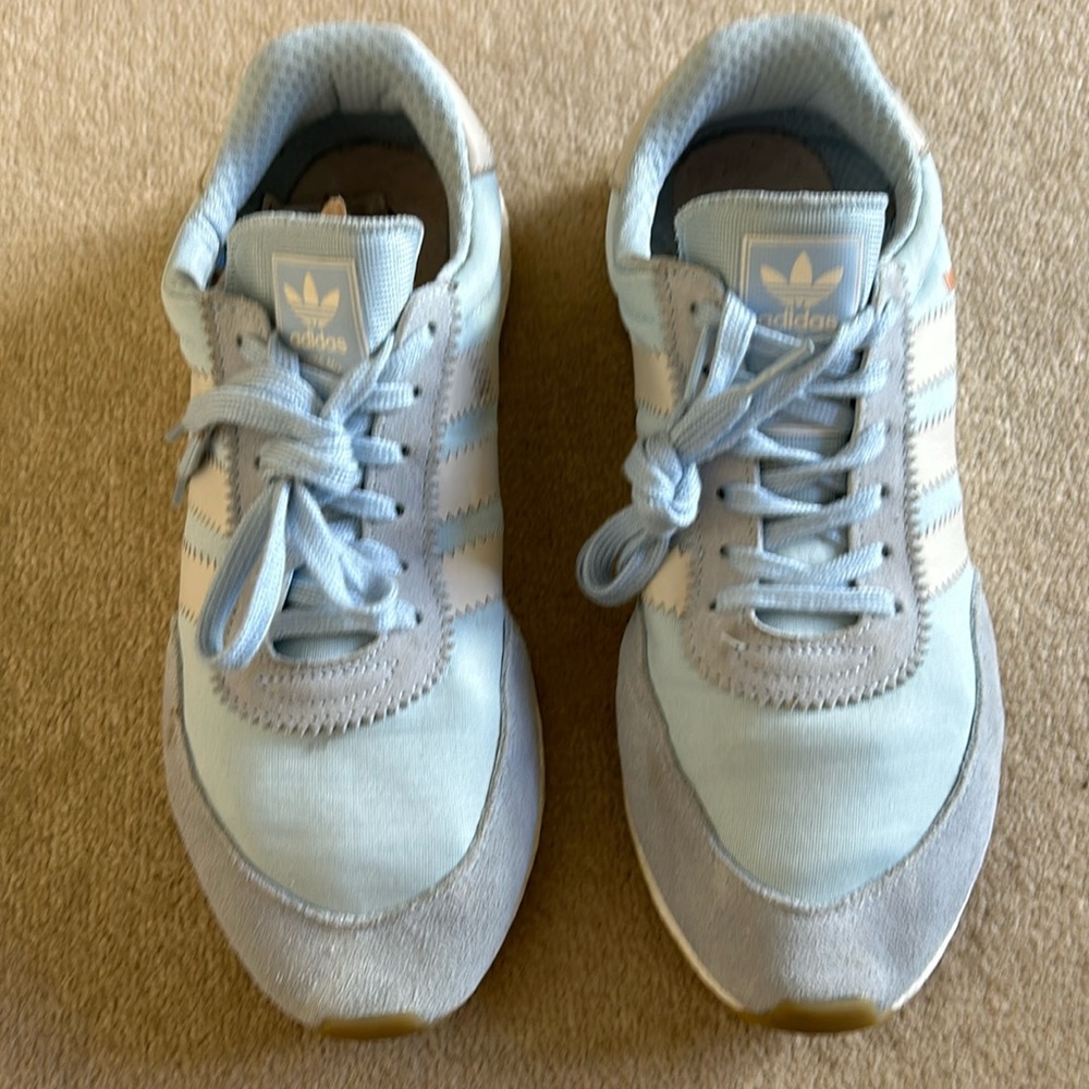 Adidas Iniki sneakers